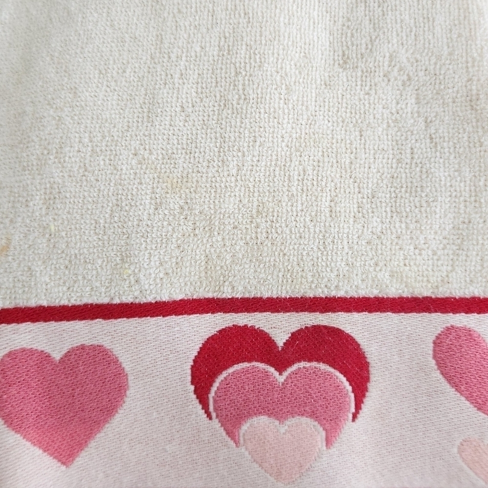 New with tags Heart Dish Towels Set - Picture 3 of 3